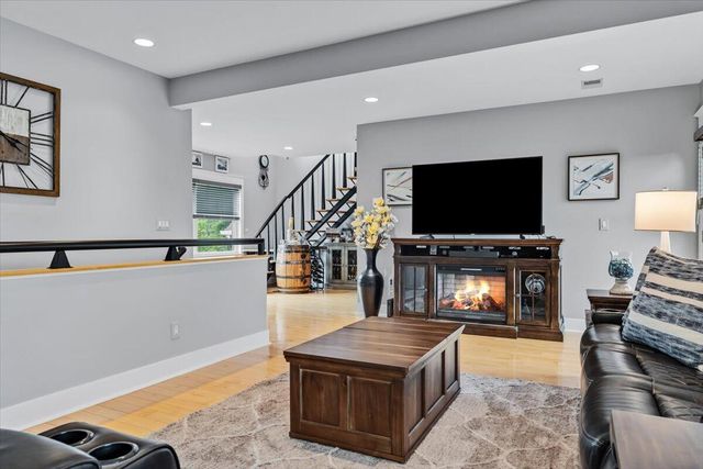 2491 Bay Pointe Drive, Saint Joseph, MI 49085