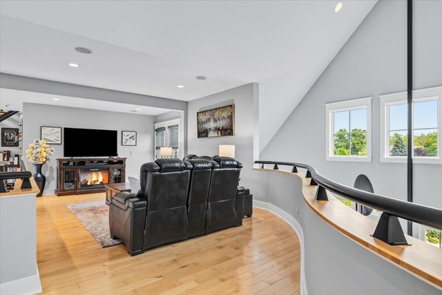 2491 Bay Pointe Drive, Saint Joseph, MI 49085