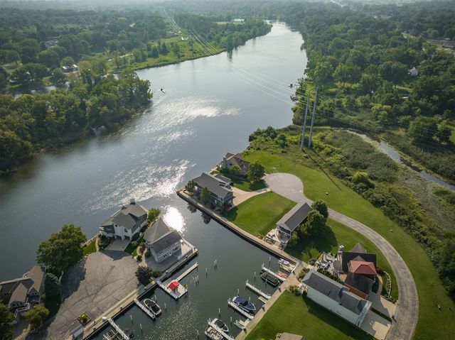 2491 Bay Pointe Drive, Saint Joseph, MI 49085