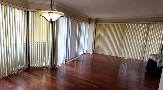 3350 Mccue Road 201, Houston, TX 77056