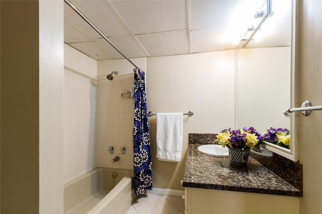 3350 Mccue Road 201, Houston, TX 77056