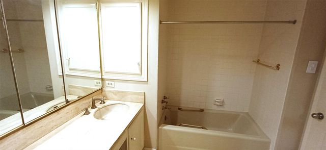 3350 Mccue Road 201, Houston, TX 77056