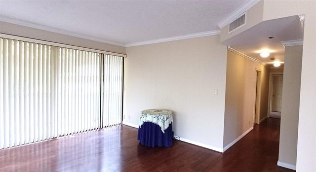 3350 Mccue Road 201, Houston, TX 77056