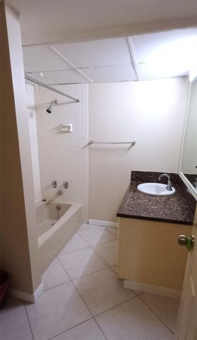 3350 Mccue Road 201, Houston, TX 77056