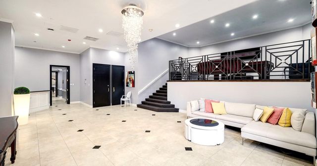 3350 Mccue Road 201, Houston, TX 77056