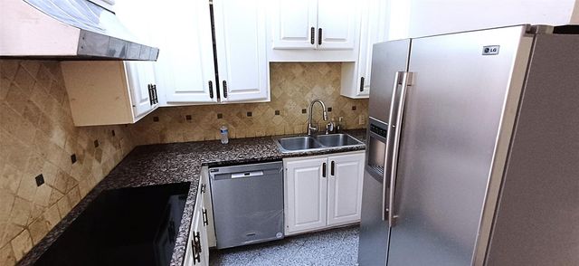 3350 Mccue Road 201, Houston, TX 77056