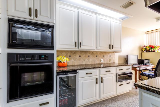 3350 Mccue Road 201, Houston, TX 77056