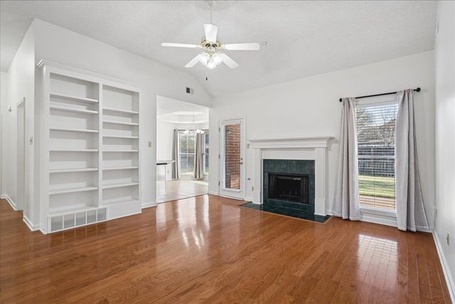 153 IRBY GLADE CV, Collierville, TN 38017