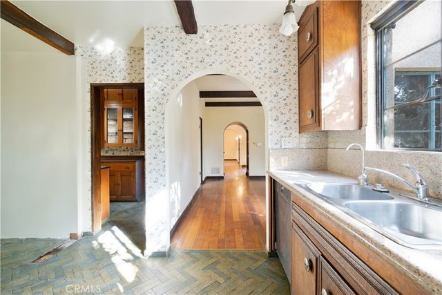 1968 N Wilton, Los Angeles, CA 90068