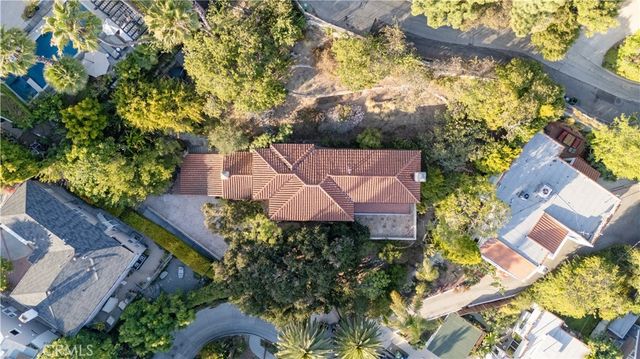 1968 N Wilton, Los Angeles, CA 90068