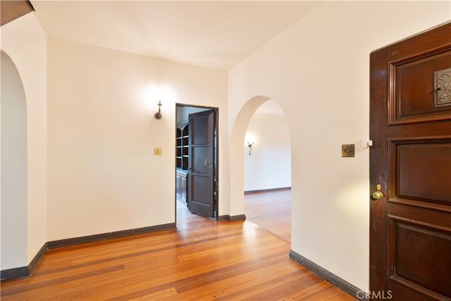 1968 N Wilton, Los Angeles, CA 90068