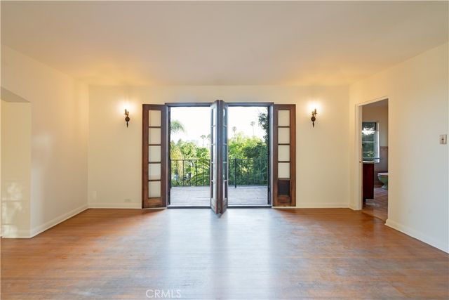 1968 N Wilton, Los Angeles, CA 90068