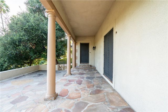1968 N Wilton, Los Angeles, CA 90068