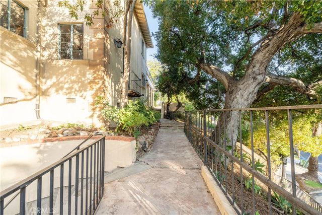 1968 N Wilton, Los Angeles, CA 90068