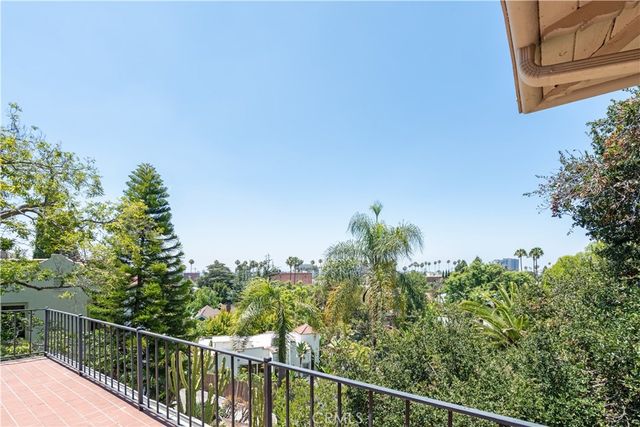 1968 N Wilton, Los Angeles, CA 90068