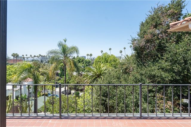 1968 N Wilton, Los Angeles, CA 90068