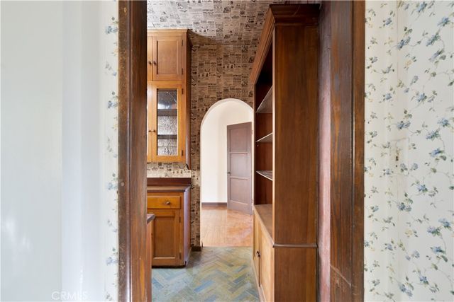 1968 N Wilton, Los Angeles, CA 90068