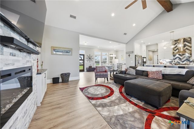 2244 W US Highway 90a, Hallettsville, TX 77964