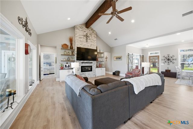 2244 W US Highway 90a, Hallettsville, TX 77964