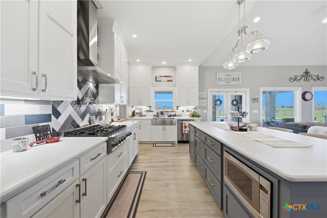 2244 W US Highway 90a, Hallettsville, TX 77964