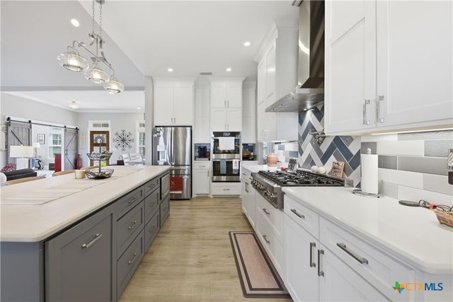 2244 W US Highway 90a, Hallettsville, TX 77964