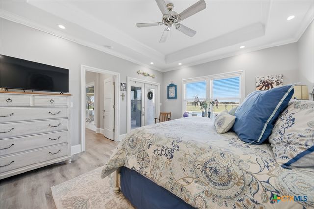 2244 W US Highway 90a, Hallettsville, TX 77964