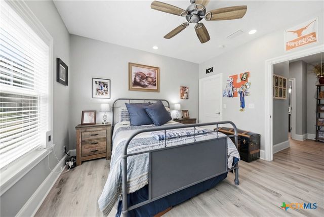 2244 W US Highway 90a, Hallettsville, TX 77964