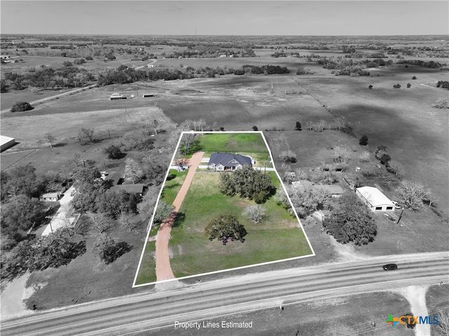 2244 W US Highway 90a, Hallettsville, TX 77964