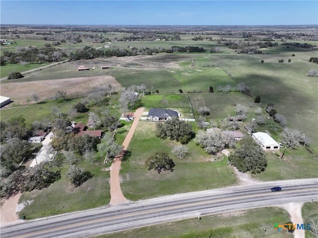 2244 W US Highway 90a, Hallettsville, TX 77964