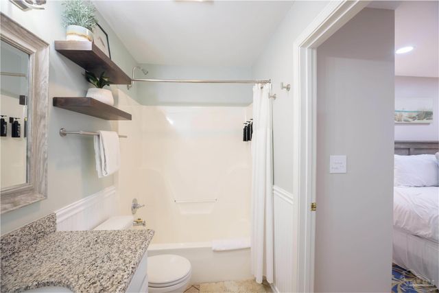 13500 Sandy Key Dr 105W, Pensacola, FL 32507