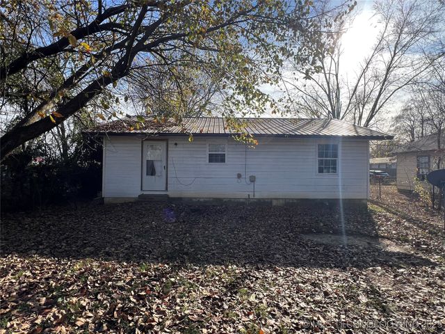 317 W Cedar Street, Stilwell, OK 74960