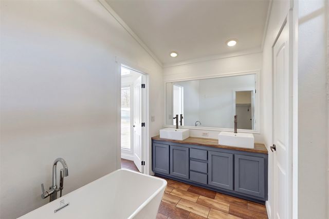 6715 Timberhaven Court, Granbury, TX 76049