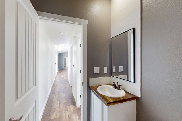 6715 Timberhaven Court, Granbury, TX 76049