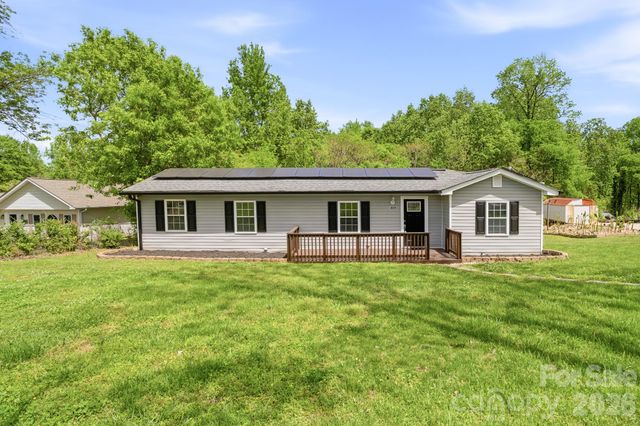 219 Breezewood Drive, Charlotte, NC 28262