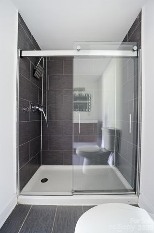 219 Breezewood Drive, Charlotte, NC 28262