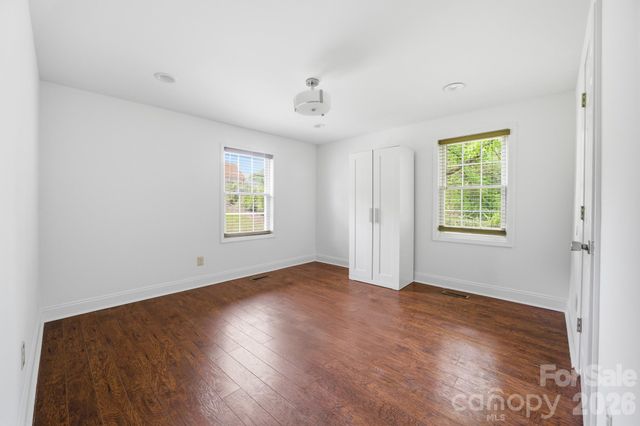 219 Breezewood Drive, Charlotte, NC 28262