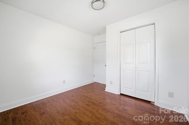 219 Breezewood Drive, Charlotte, NC 28262