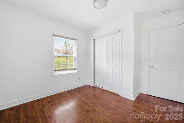 219 Breezewood Drive, Charlotte, NC 28262