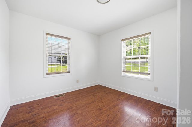 219 Breezewood Drive, Charlotte, NC 28262