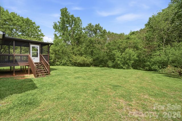 219 Breezewood Drive, Charlotte, NC 28262