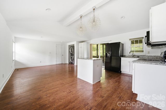 219 Breezewood Drive, Charlotte, NC 28262