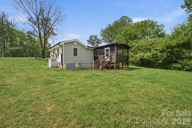 219 Breezewood Drive, Charlotte, NC 28262