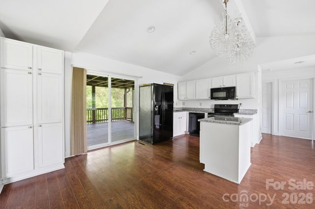 219 Breezewood Drive, Charlotte, NC 28262