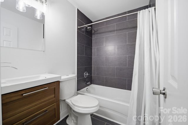 219 Breezewood Drive, Charlotte, NC 28262