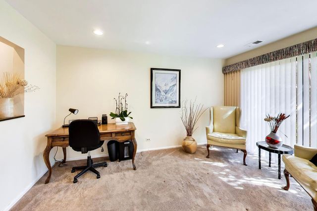 3 The Court Of Harborside Court 208, Northbrook, IL 60062