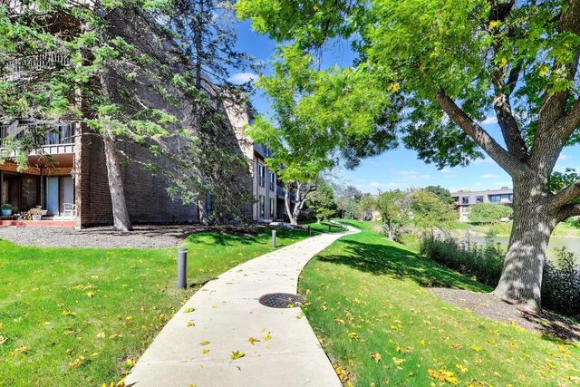 3 The Court Of Harborside Court 208, Northbrook, IL 60062