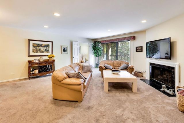 3 The Court Of Harborside Court 208, Northbrook, IL 60062