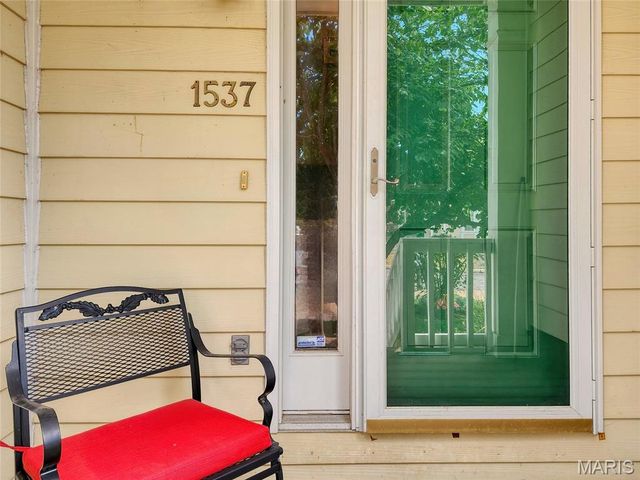 1537 Whispering Creek Drive, Ballwin, MO 63021