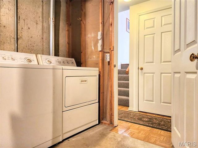 1537 Whispering Creek Drive, Ballwin, MO 63021