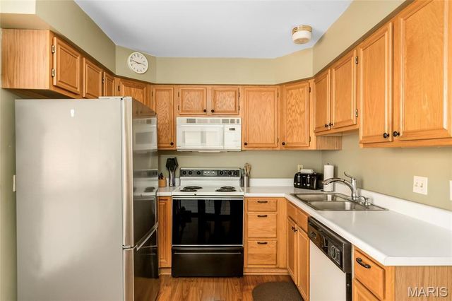 1537 Whispering Creek Drive, Ballwin, MO 63021